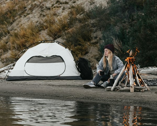 Essential Guide to Crafting the Perfect Camping Adventure Along the UK"s Scenic Coastal Gems